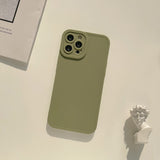 Custodia in silicone morbido opaco per iPhone