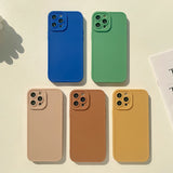 Custodia in silicone morbido opaco per iPhone