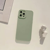 Custodia in silicone morbido opaco per iPhone