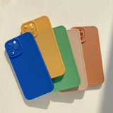 Custodia in silicone morbido opaco per iPhone