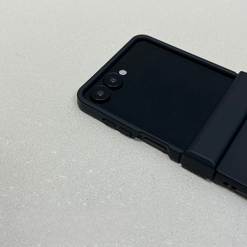 Heart-shaped Crossbody Phone Case with Carrying Strap For Samsung Z Flip 7 6 5